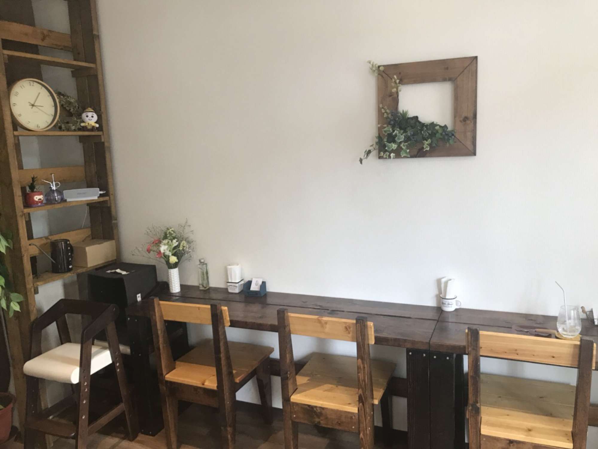 - 店内はとてもゆったり、落ち着きます。 自家製シロップドリンクや、くましゅー(今回は売り切れ、残念っ)など、気になるMenuがたくさんありリピーター決定です(笑) みなさんもぜひ足を運んでみてください! 【お店情報】 Cake and bake HACHICAFE 札幌市西区八軒3条東1-7-8八祥コーポ1F 営業時間 11:00~17:00(売り切れ次第終了) 定休日 水・木、不定休(SNSにて告知) - -