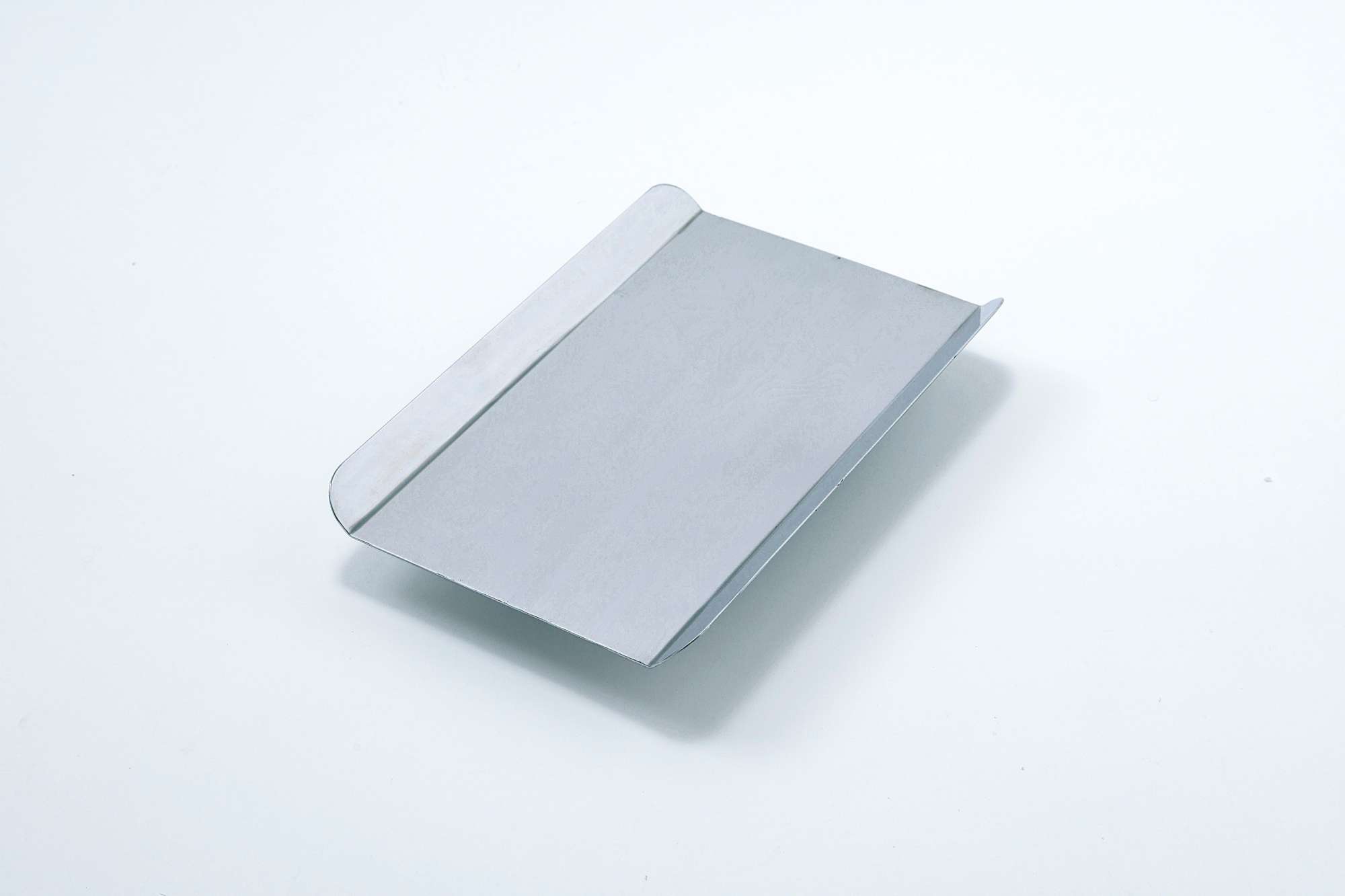  - ロングワイドトレー。W15cm（内寸12cm）×D22cm。液だれや飛び散りを軽減するトレーが標準装備になっています。ネジ固定式。 -  - 