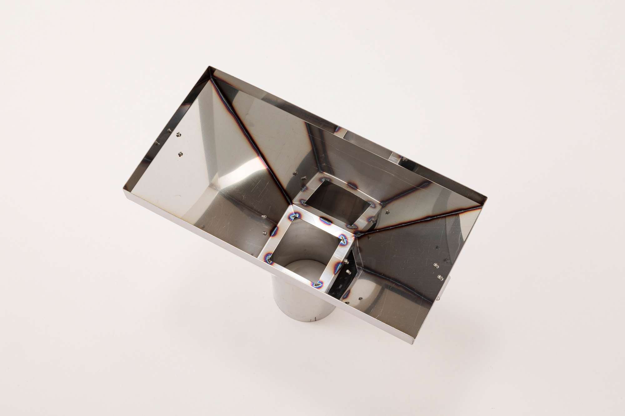  - 上昇気流を効率よく集める形状になっています。 -  - 