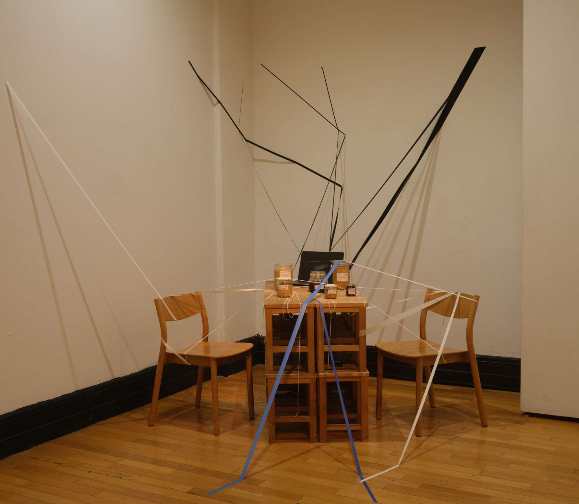   <iframe src="https://player.vimeo.com/video/1172033200?h=8dae098b28&badge=0&autopause=0&player_id=0&app_id=58479&loop=1" frameborder="0" allow="autoplay; fullscreen; picture-in-picture; clipboard-write; encrypted-media; web-share" referrerpolicy="strict-origin-when-cross-origin" style="position:absolute;top:0;left:0;width:100%;height:100%;" title="「 Fermenting / City / Flux」（2025）"></iframe> 