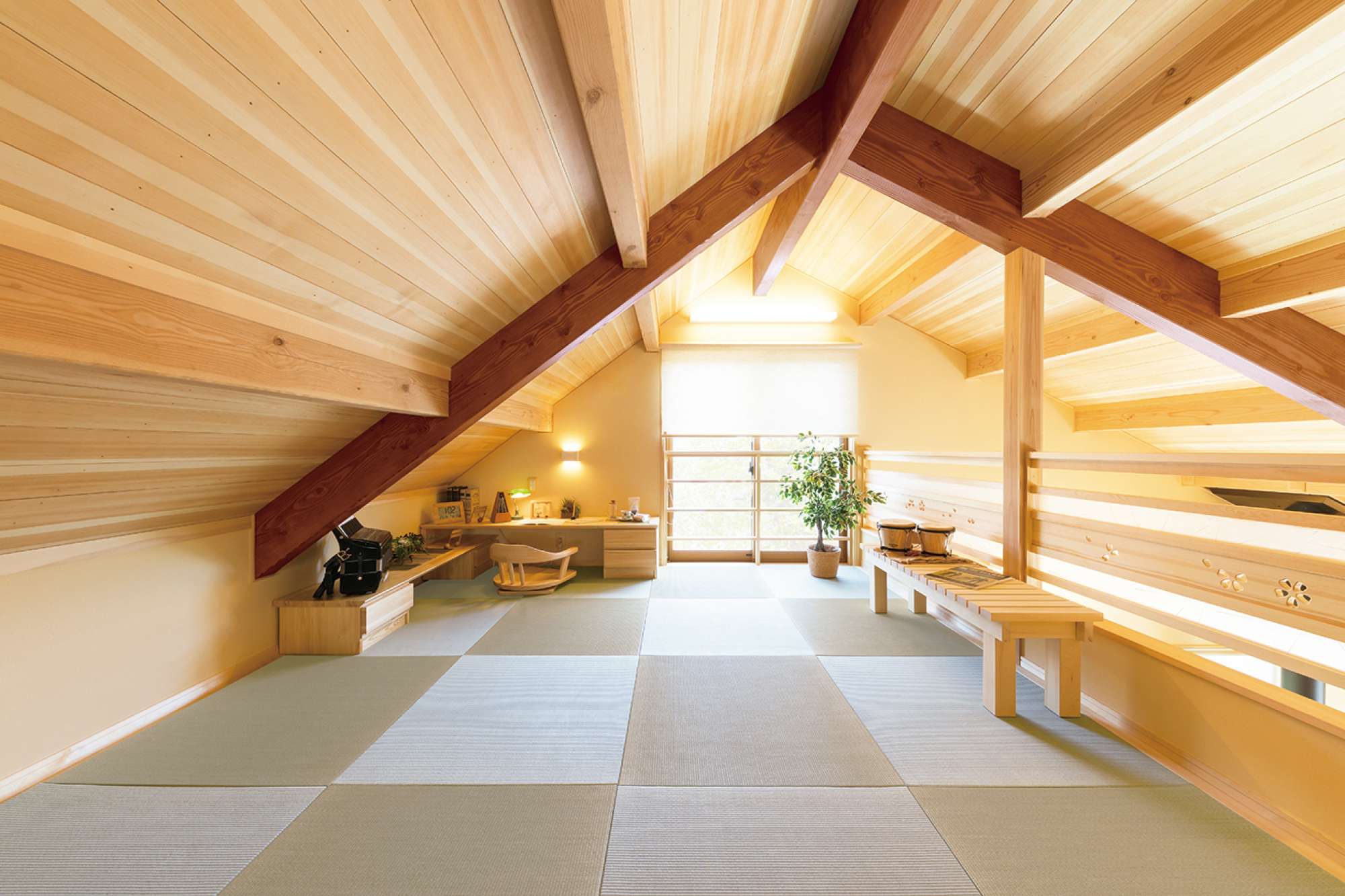 屋根裏部分 -  -  - 