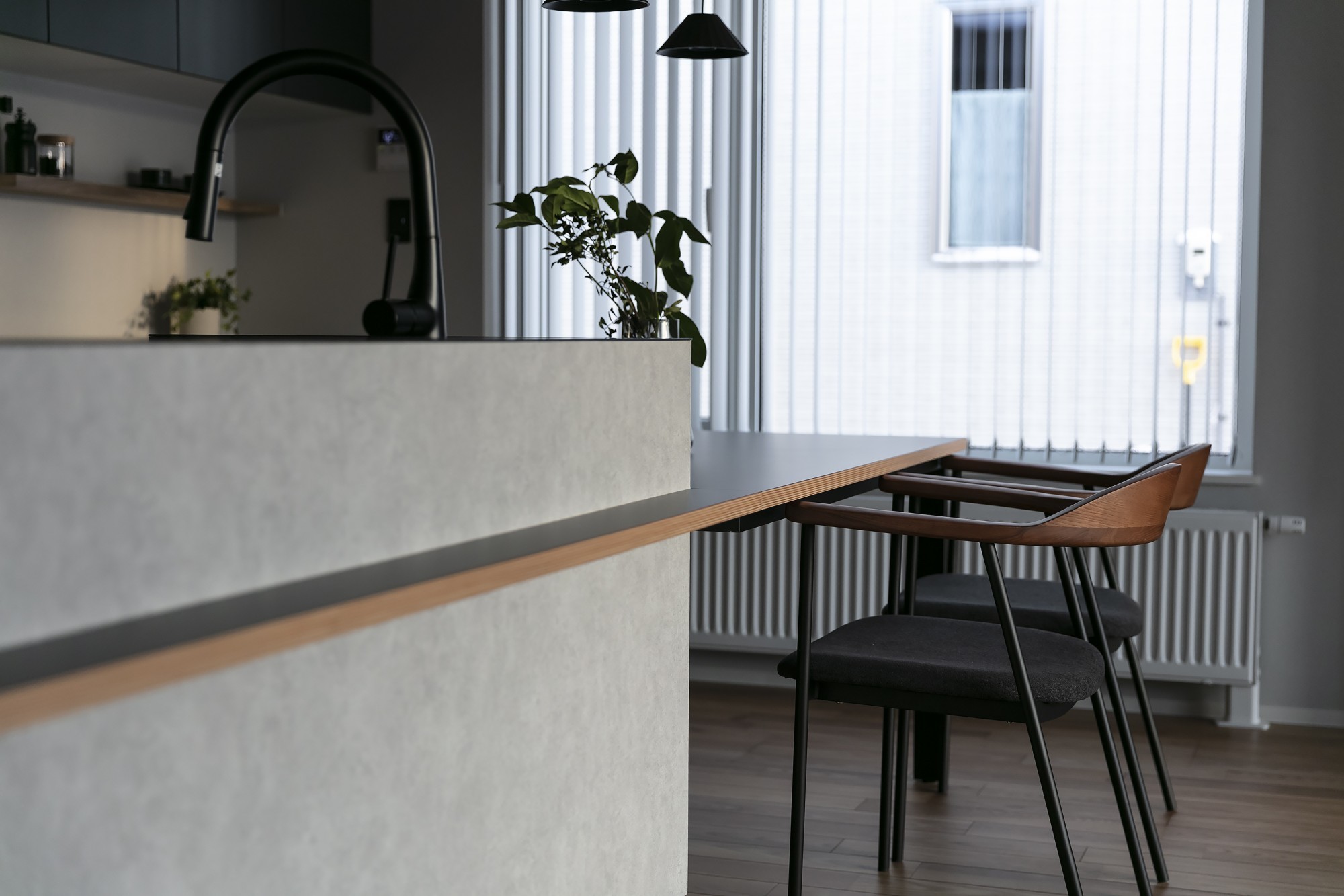 造作のダイニング - キッチンとデザインを統一して造作したダイニング。 -  - 