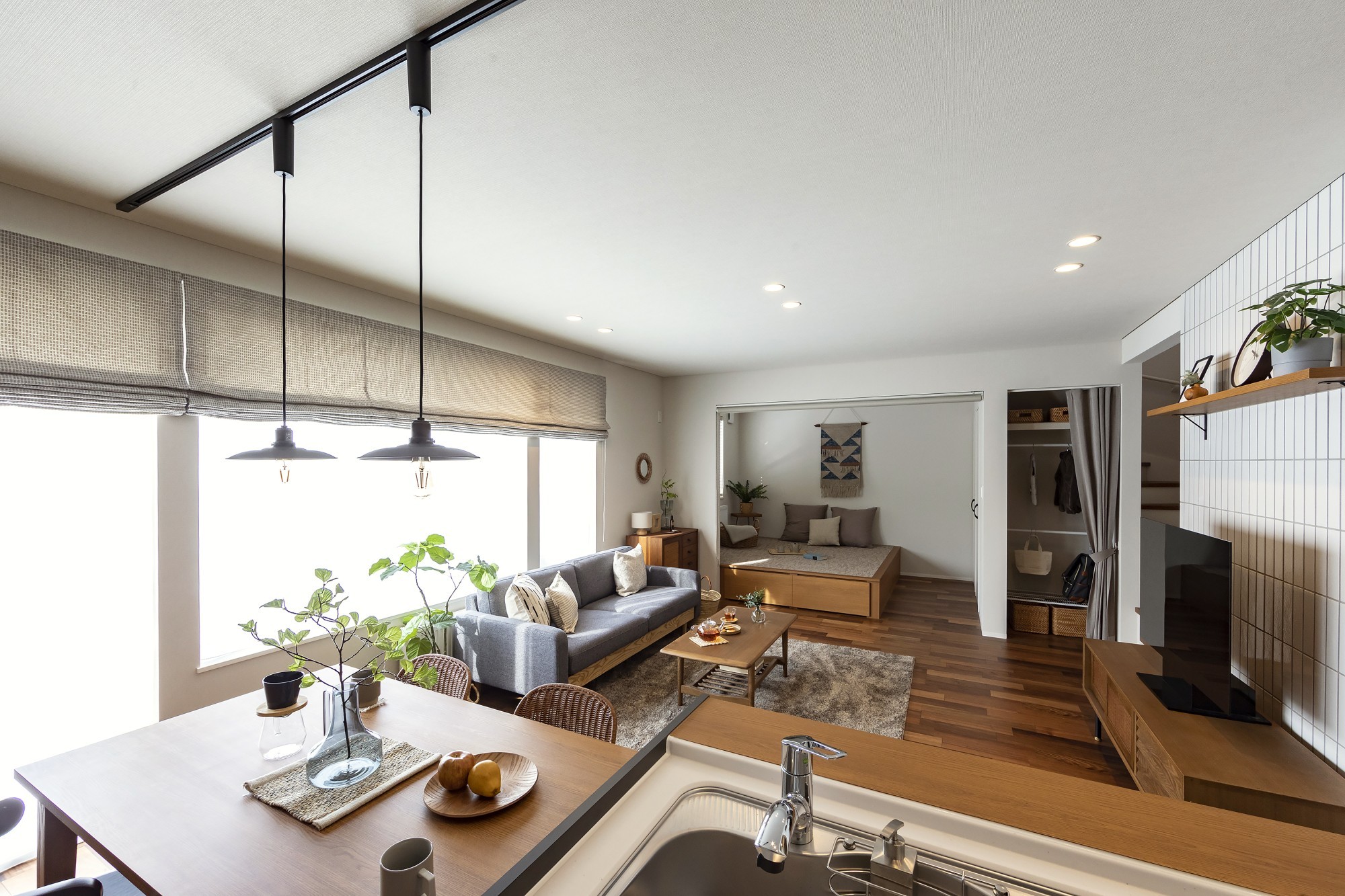 キッチンから見える場所に小上がりも！ -  -  - 