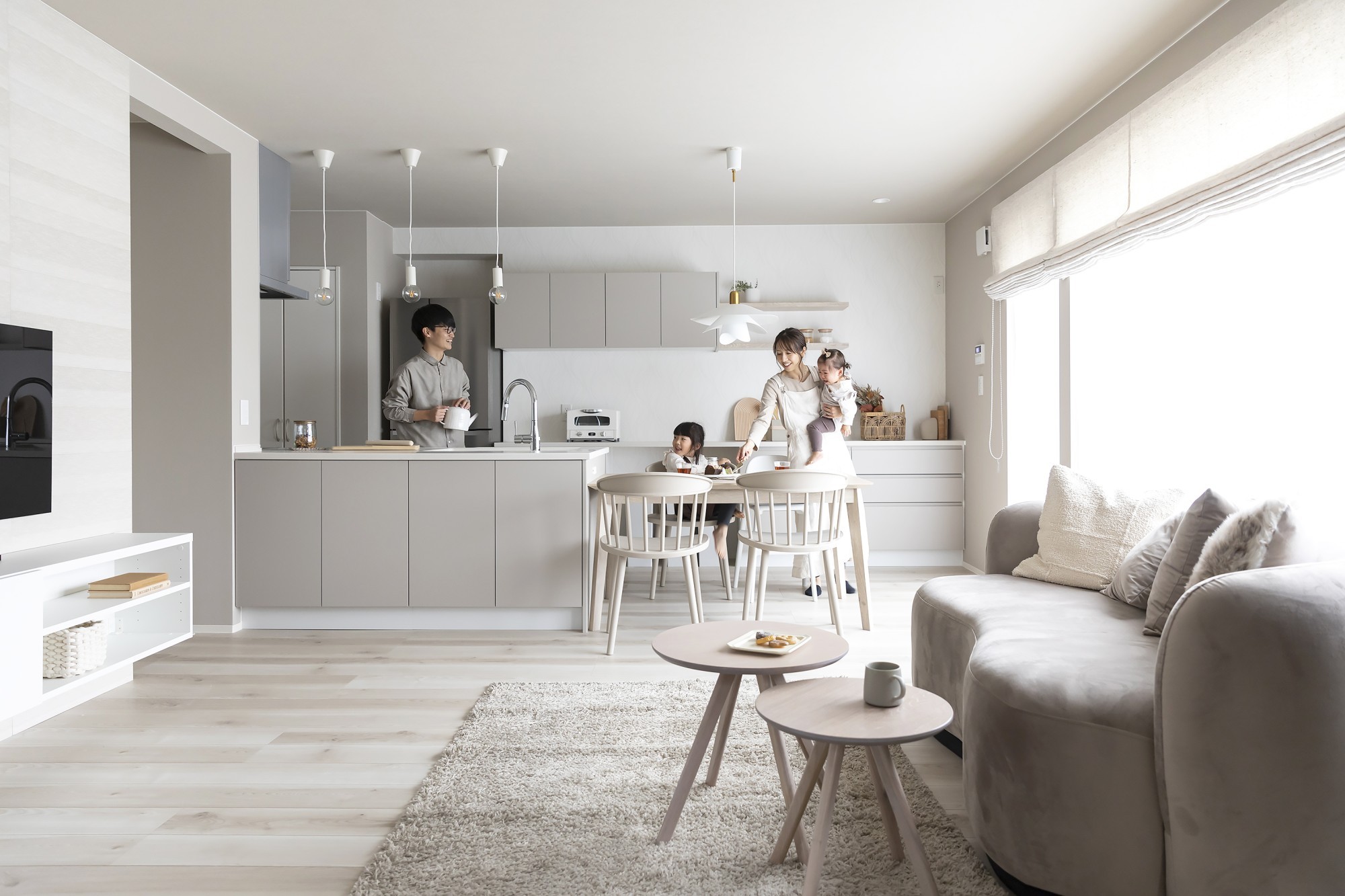 4人暮らし　ママコーナーのある、ベージュインテリアの家。 - 