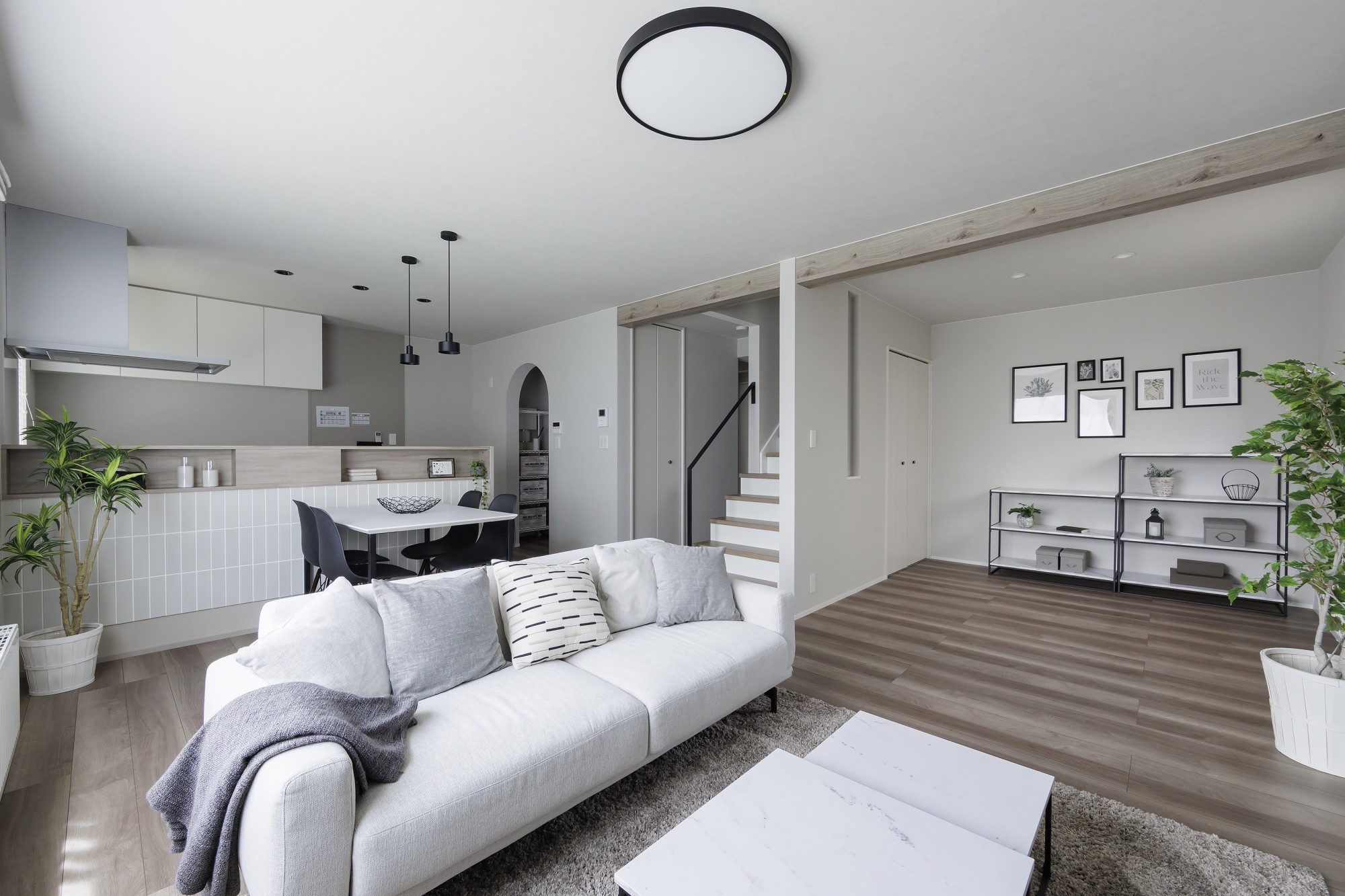 4人暮らし　コンパクトながら収納量がしっかりある２階建て - 