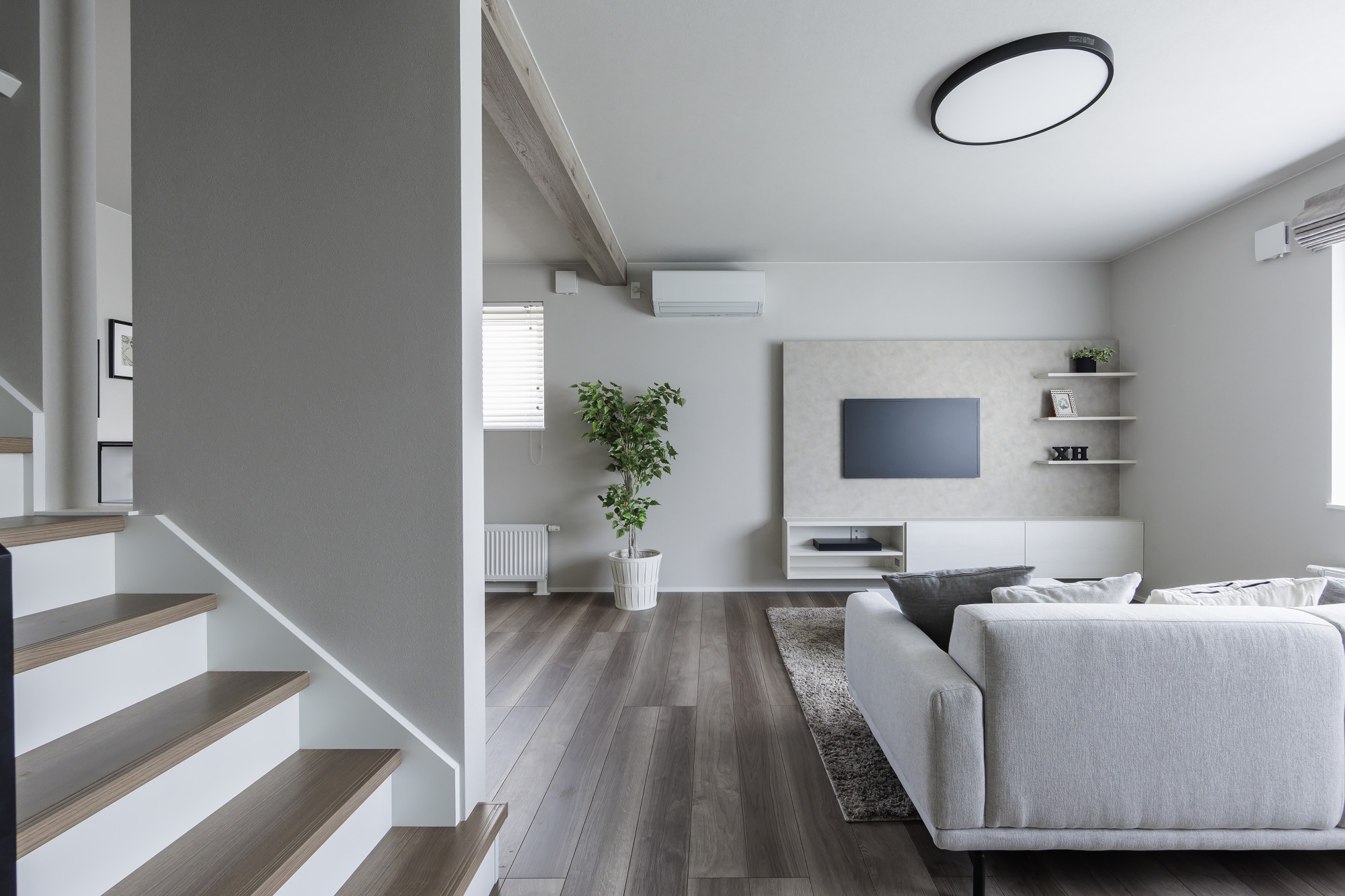 白を基調としたシンプルなインテリア - 清潔感のあるシンプルデザインで、気分もすっきり -  - 