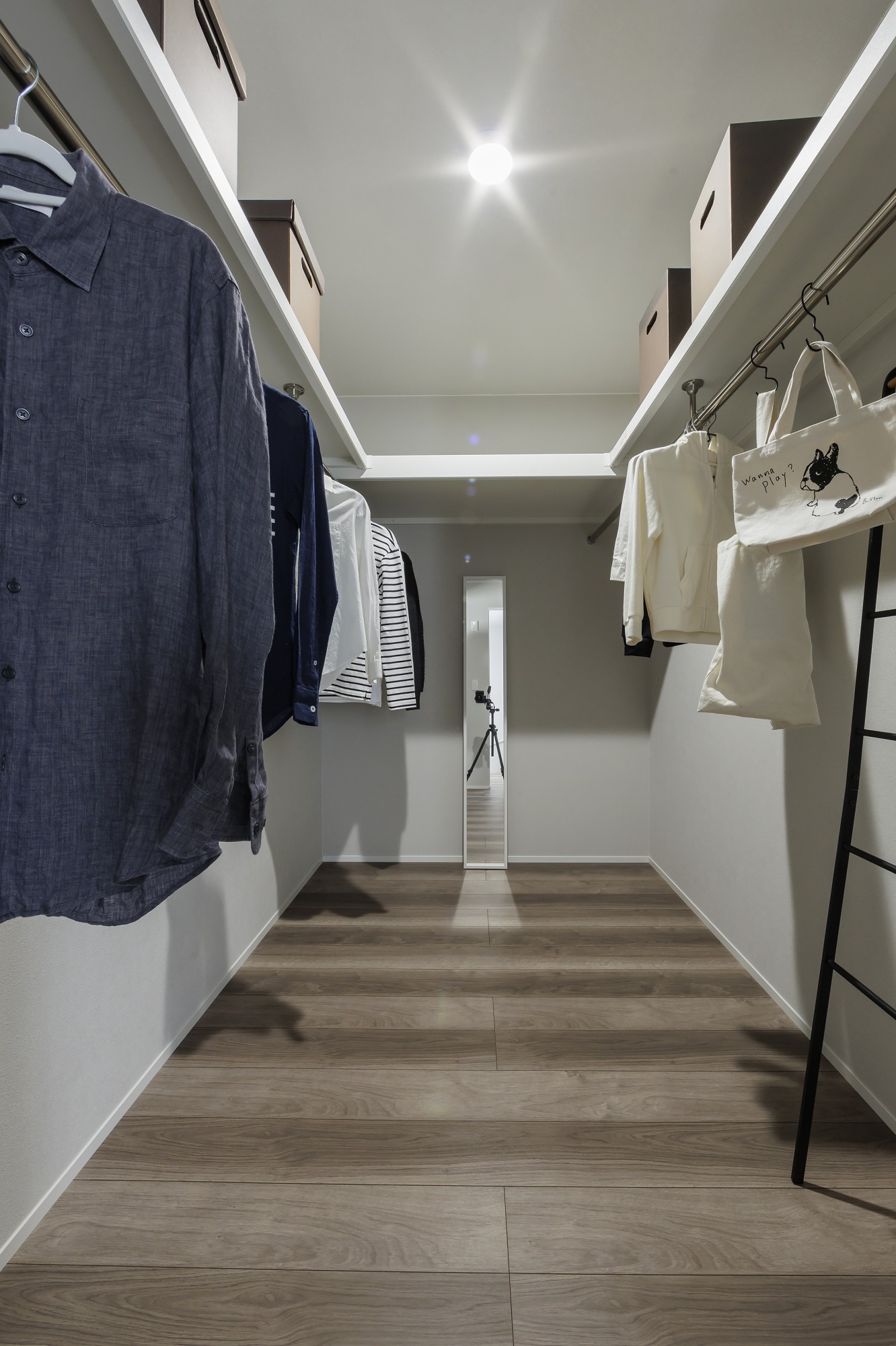 ウォークインクローゼット - 寝室と子供部屋の間には、家族みんなで使えるウォークインクローゼット&nbsp; -  - 