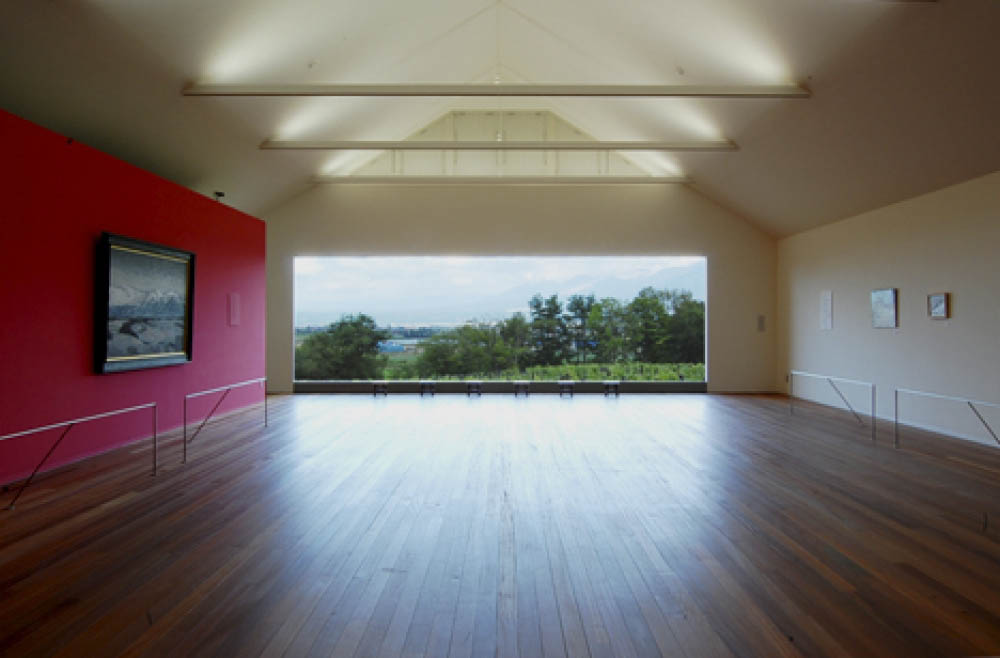 "國松 登・明日香・希根太展　ー３つの世代ー"（2011年4月22日-11月3日）