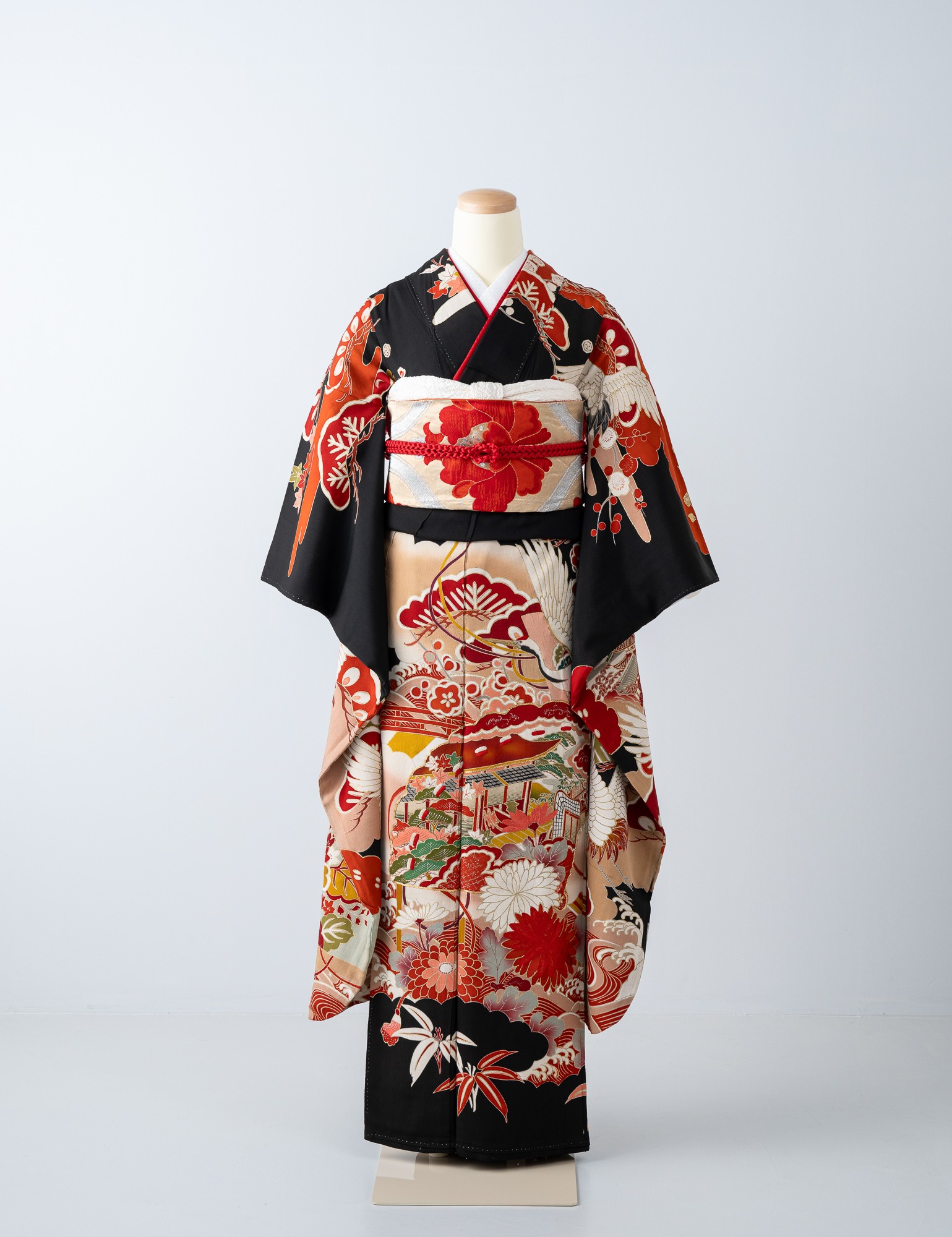 雅［F-BK001］ - 正絹アンティーク五つ紋黒振袖