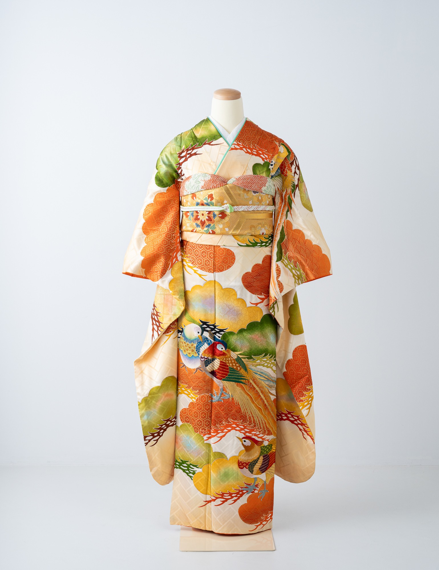 松と鳥［F-YL001］ - 色彩と金駒刺繍の美しい振袖