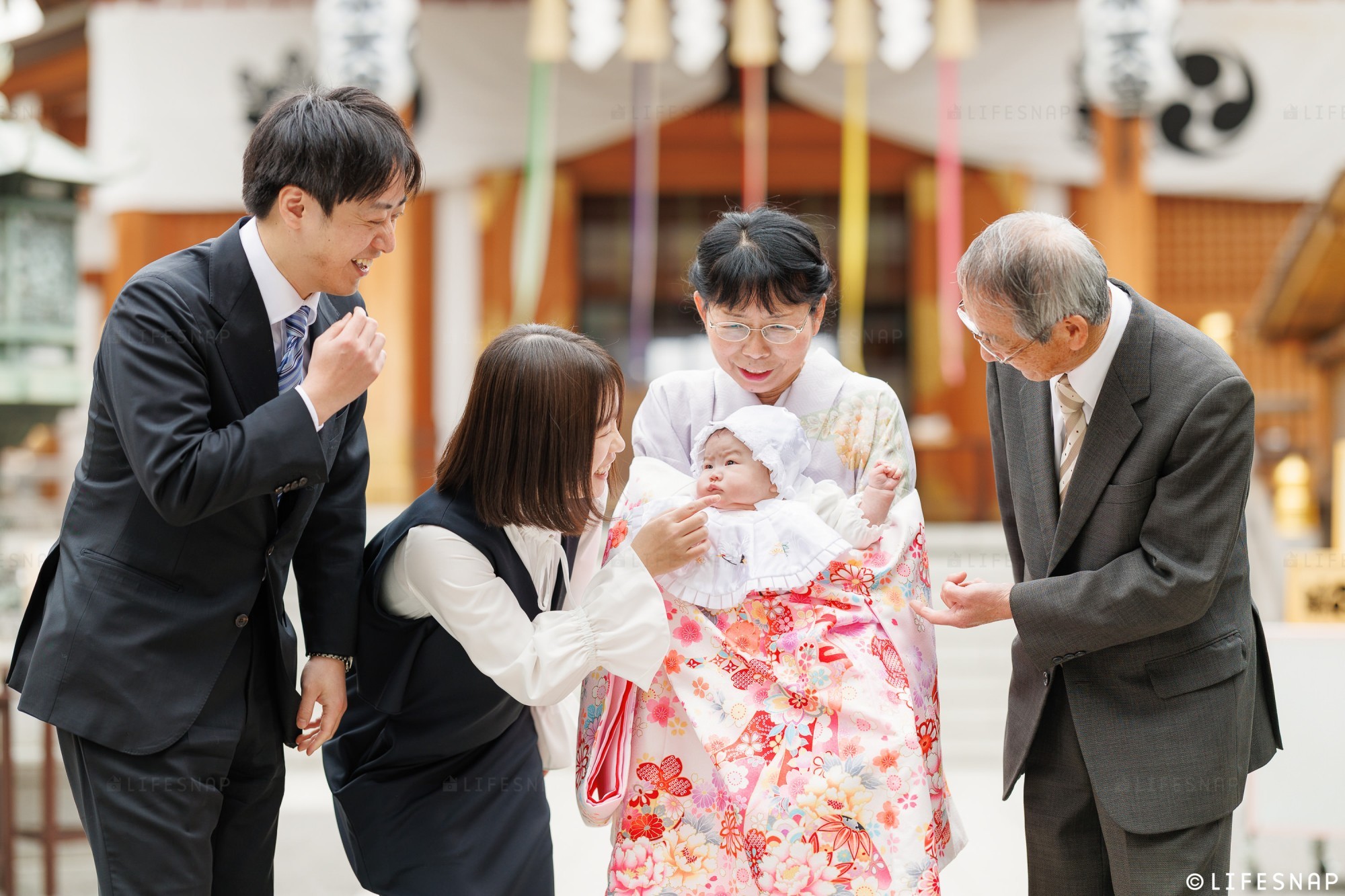 【2ロケーションコース】神社とお食い初め、2か所で撮影 | LIFESNAPのお宮参りの写真
