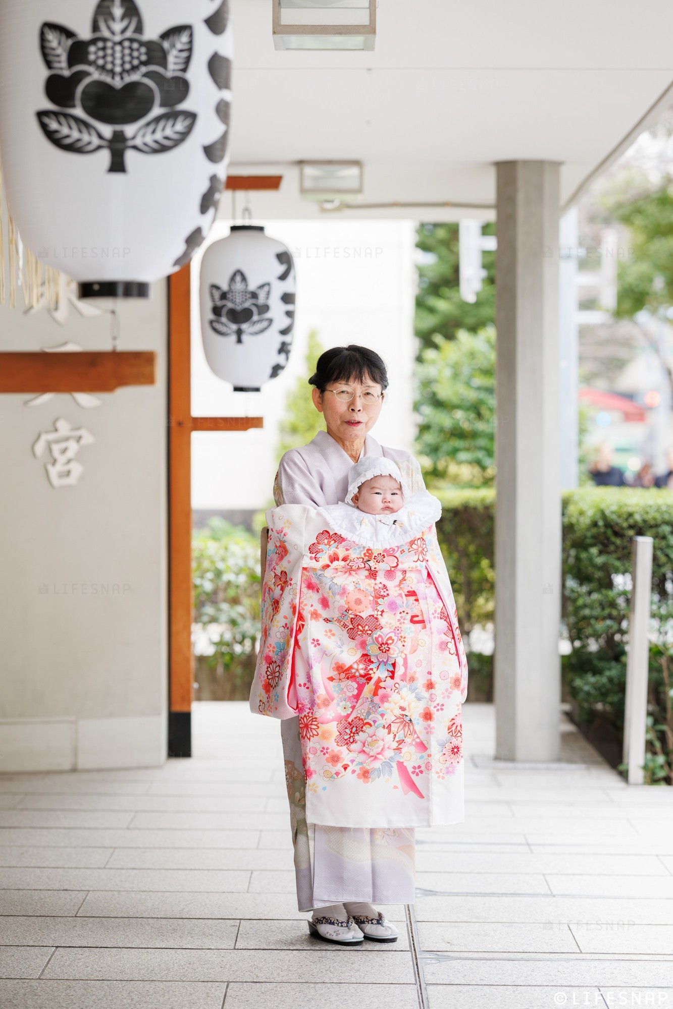 【2ロケーションコース】神社とお食い初め、2か所で撮影 | LIFESNAPのお宮参りの写真 3