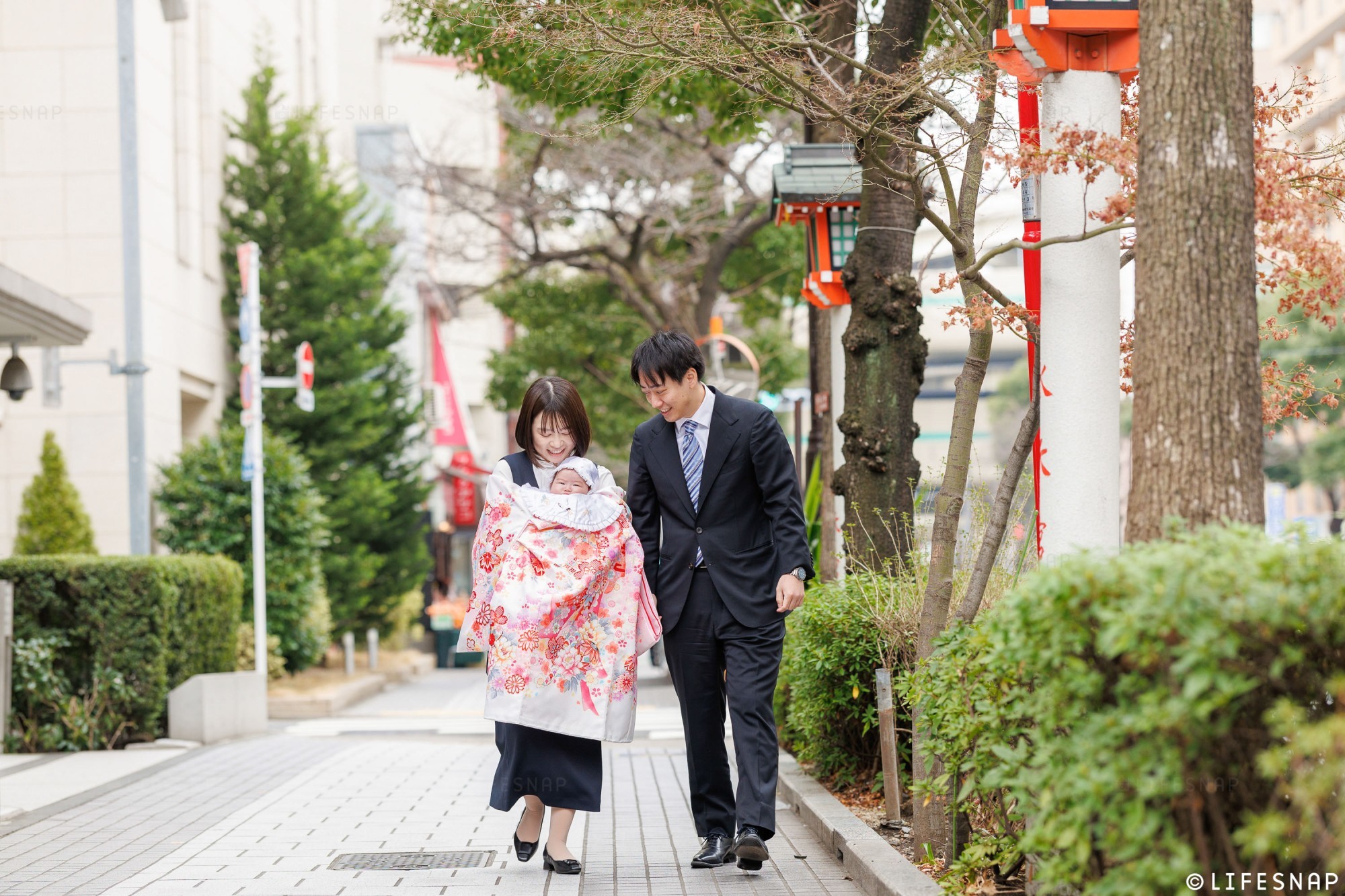 【2ロケーションコース】神社とお食い初め、2か所で撮影 | LIFESNAPのお宮参りの写真