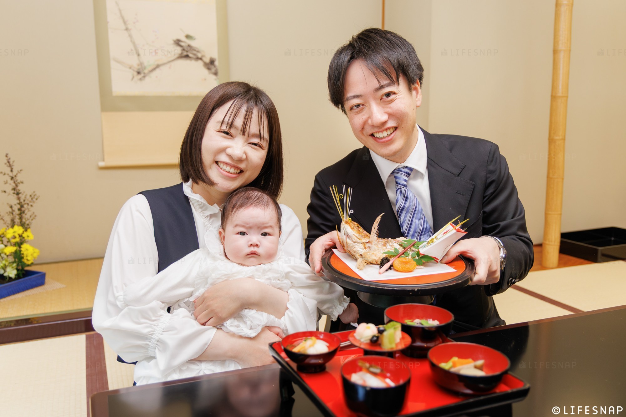 【2ロケーションコース】神社とお食い初め、2か所で撮影 | LIFESNAPのお宮参りの写真