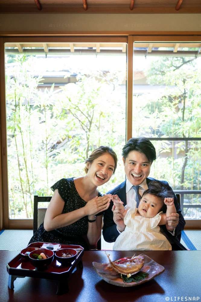 【2ロケーションコース】神社とお食い初め、2か所で撮影 | LIFESNAPのお宮参り - 