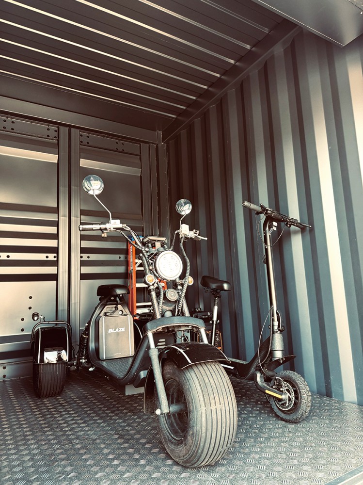 バイクガレージ／長野県上田市