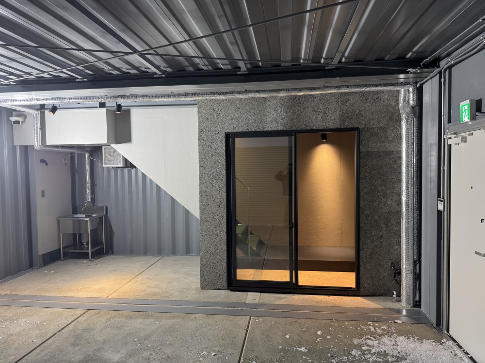 事務所、セカンドハウス、店舗「UniCon Base X JR KOTONI」／北海道札幌市西区