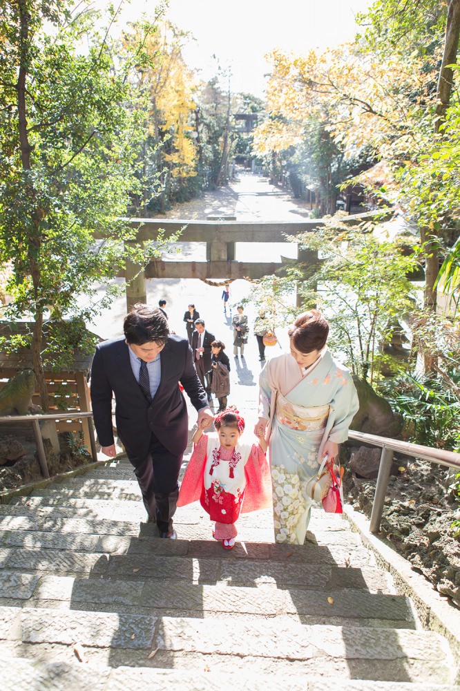  - 長い階段も&nbsp;お父さんお母さんと一緒に&nbsp;一歩づつ