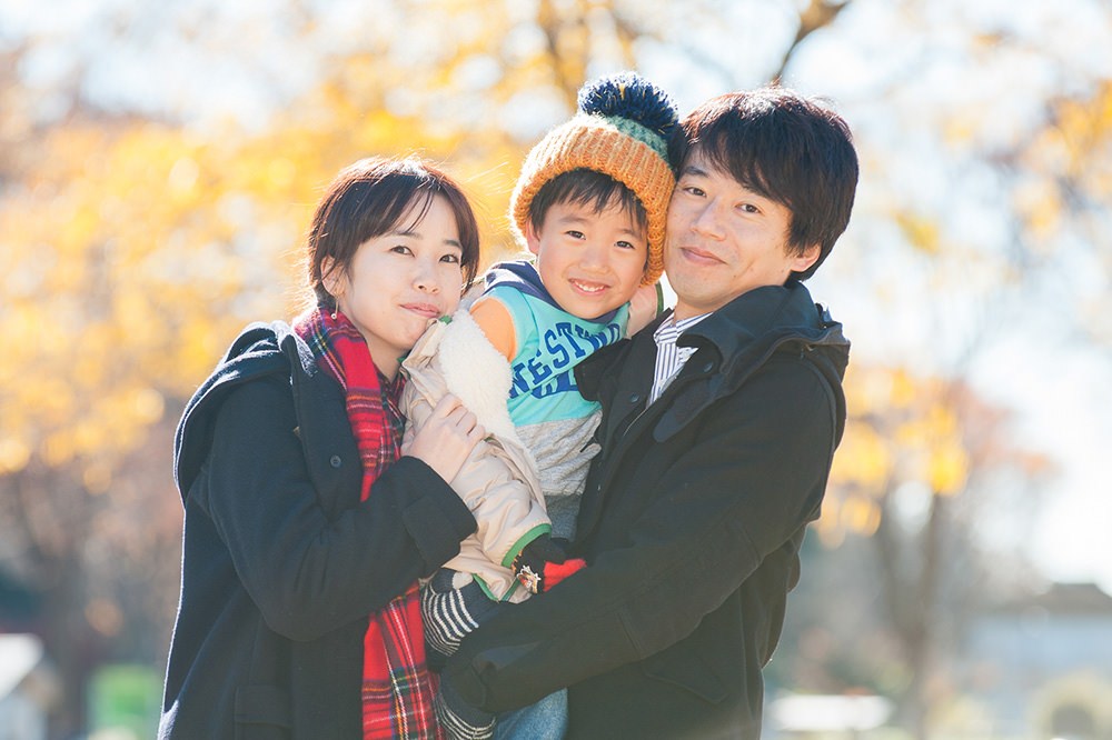  - 家族みんなピッタリくっついて 仲良し笑顔