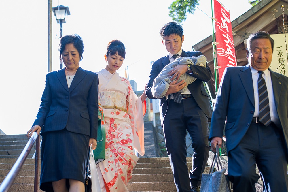  - みなさん境内を移動して