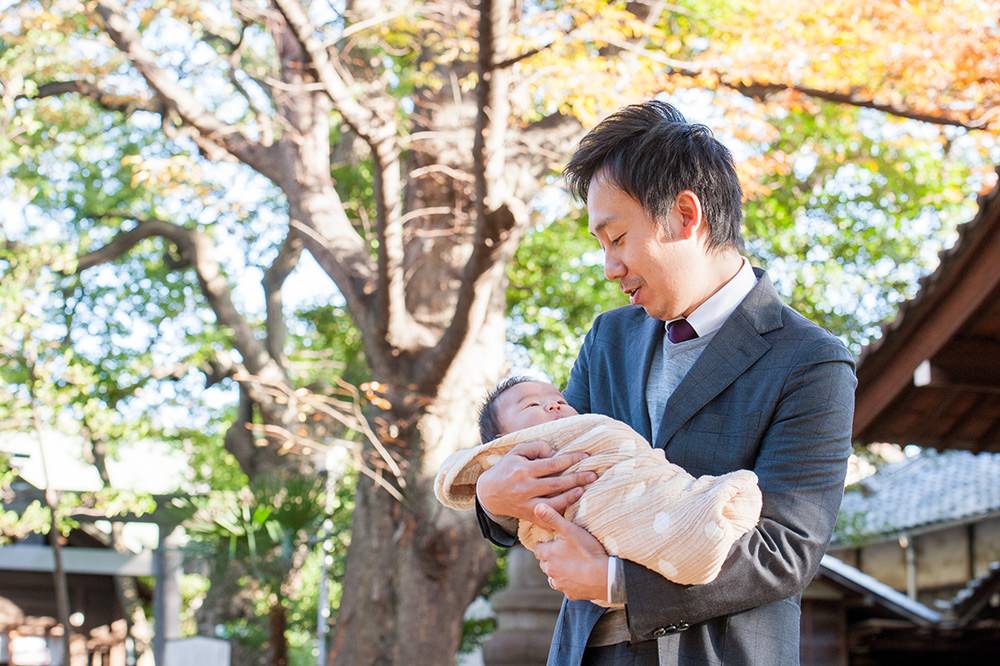  - 今度はお父さんが抱っこしてくれました&nbsp;大きな手で　しっかりと優しく