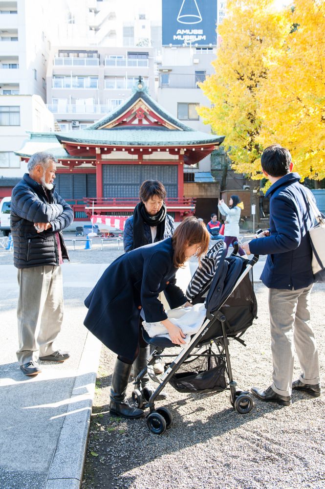  - 12月上旬&nbsp;東京都　台東区にある浅草神社にて　お宮参りの撮影です&nbsp;ご家族さまと神社でのお待ち合わせ