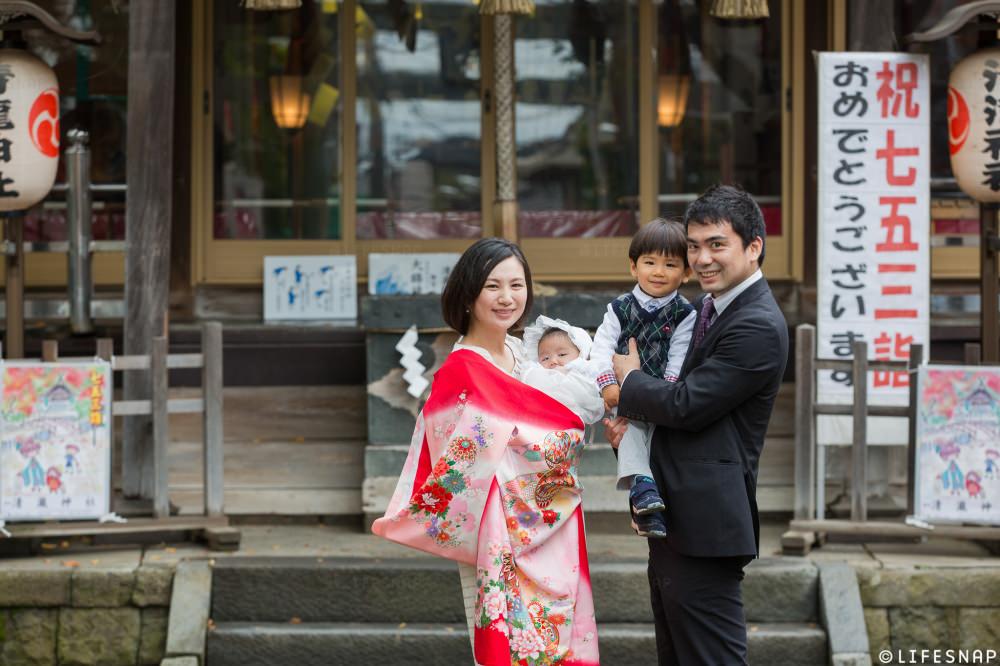 - 清瀧神社での最後の1枚、あたたかな笑顔での家族写真◎ - -