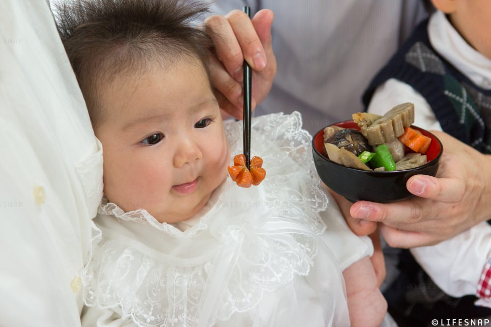 - お食い初めのお祝いが続きます - -