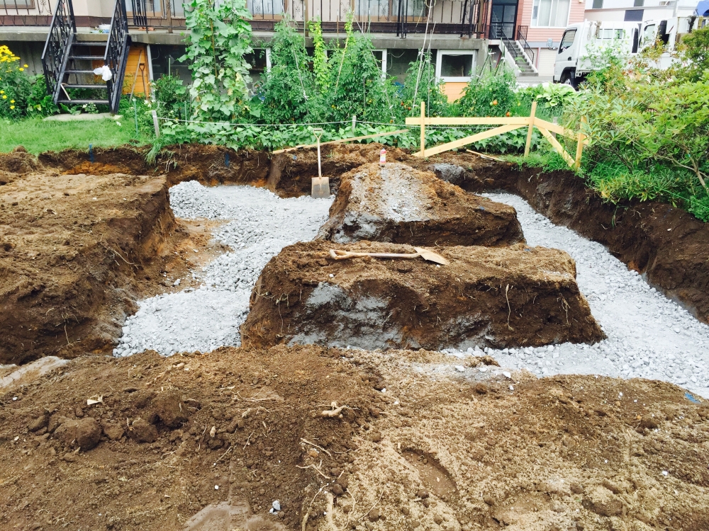  - ベース下の砕石敷 -  - 