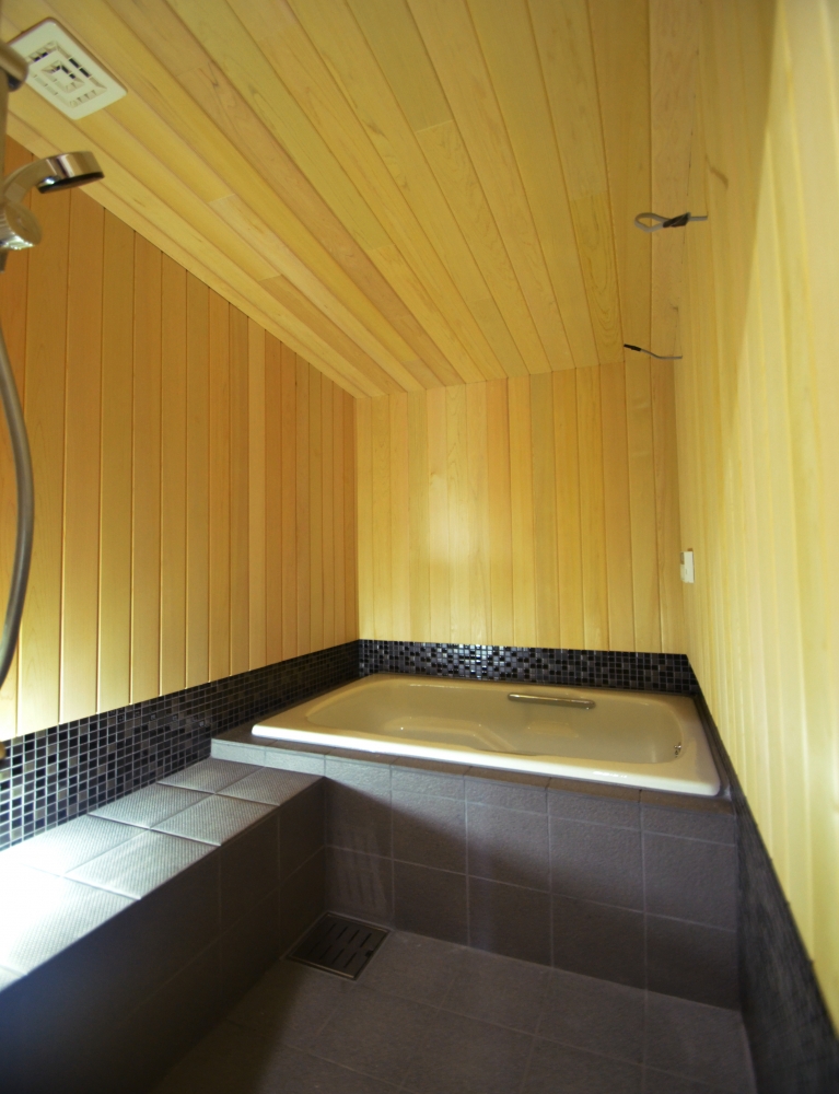 - 取り合い部分を全てコーキング。 - -