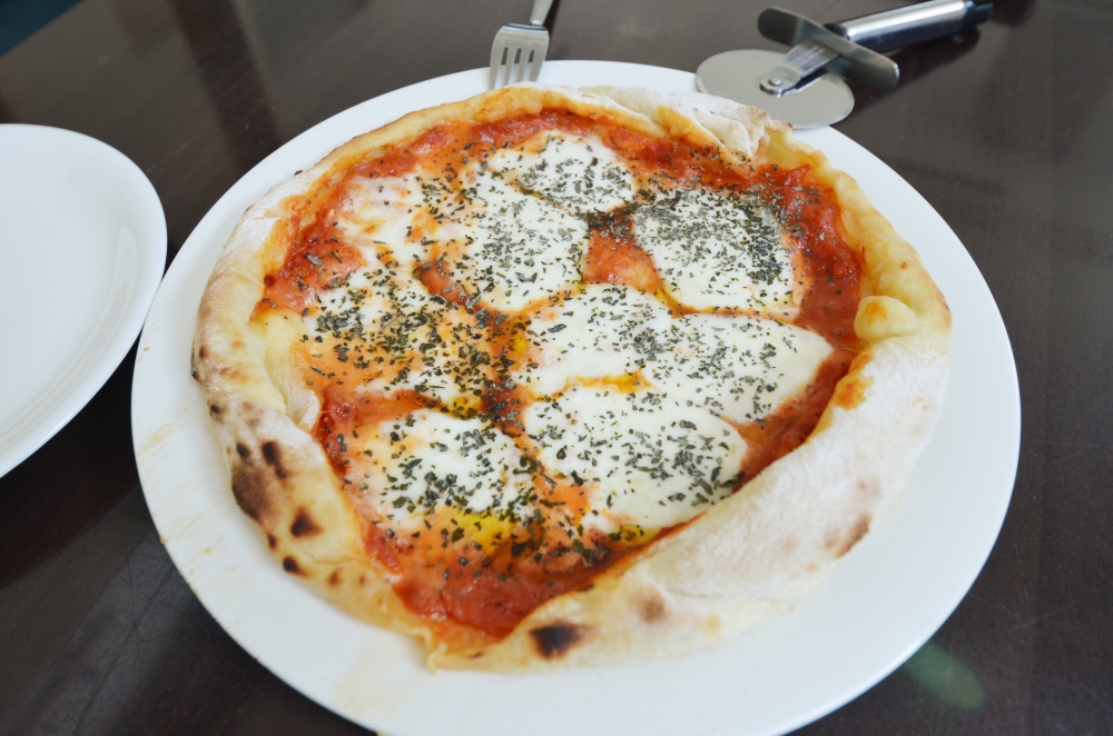  - 薪ストーブで焼いていただいたピザ -  - 