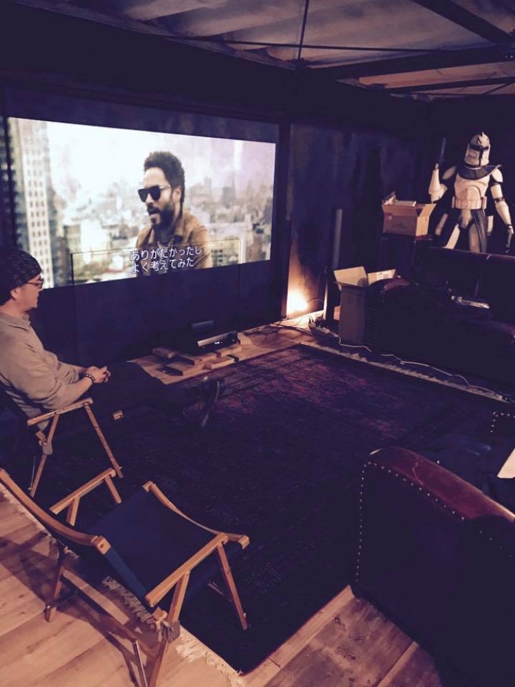 ロフト - 電動スクリーン+プロジェクター。ペルシャ絨毯。カーミットチェア。TRUCKのソファ。 -  - 