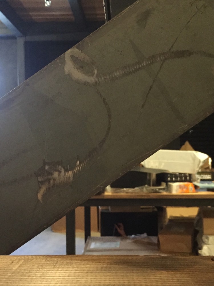 鉄骨ササラ板のキズ素地仕上げ -  -  - 