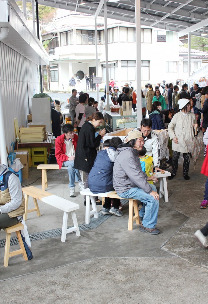 風景をつくるベンチ／仁井田本家のベンチ - 福島県郡山市 / 2016 - Benches in NIIDA-HONKE Brewery - Koriyama,Fukusima / 2016