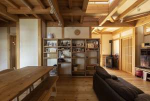 【価値ある本物を長ーく、ご使用いただきたい】築6年　天然木住宅　公開いたします。 - 